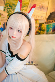 美女抓奶抖胸视频